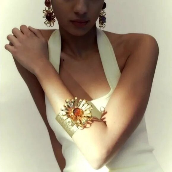 ✨ Zara Resin Flower Bracelet ✨ Nwt - Picture 2 of 11